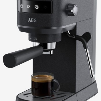 AEG Μηχανή Espresso 1450W Πίεσης 15bar Μαύρη EC6-1-6BST