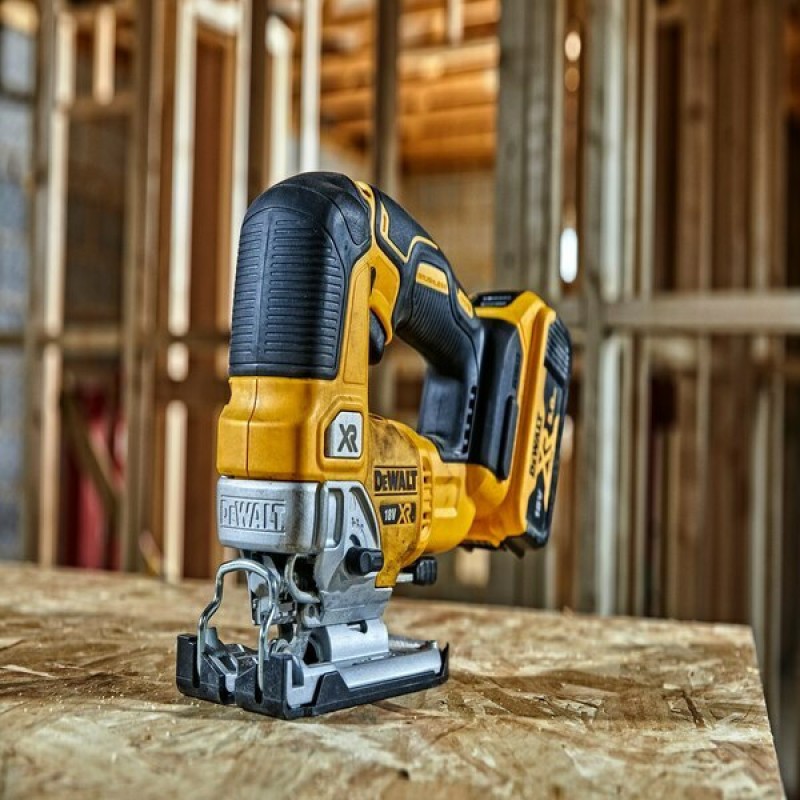 Dewalt Σέγα 18V Solo Brushless DCS334N